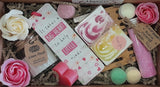 IT TAKES A BIG HEART TO SHAPE LITTLE MINDS - Gift Box (bookmark box)