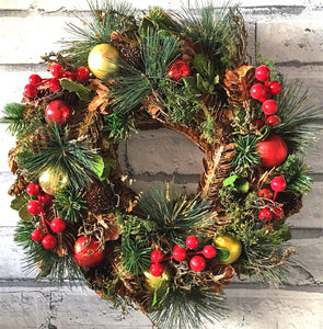 Festive Wreath - traditional baubles & berries !! LAST 1 LEFT !!