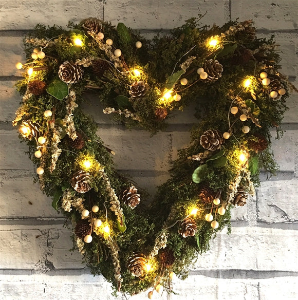 Festive Heart Wreath - leafy green & pine cones !! LAST 1 LEFT !!